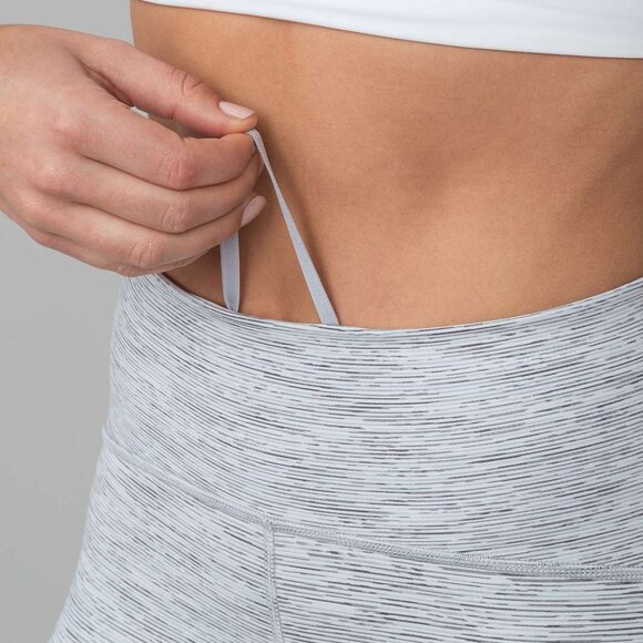 Women's Lululemon Train Times Crop Wee Are From Space Grey Gray White Size 4 - Picture 5 of 12